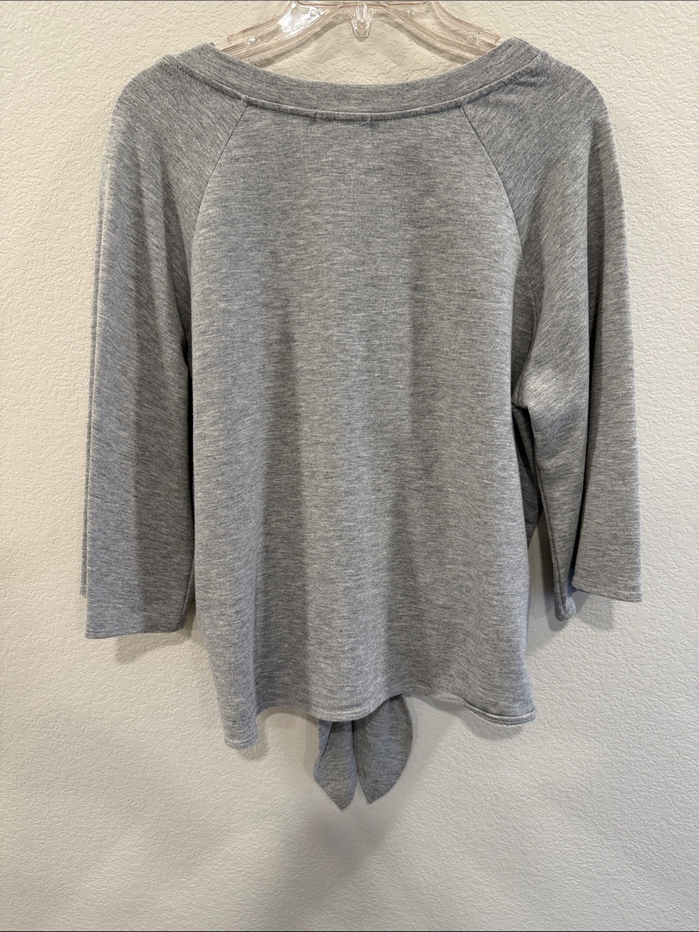 Heart & Hips Gray Front Tie Raglan Top - Picture 3 of 3